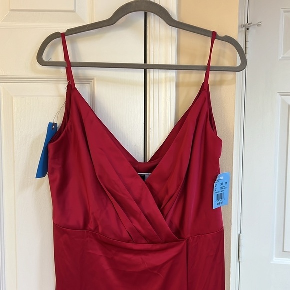 David’s Bridal Aline Spaghetti Strap Drap Dress - Picture 2 of 6